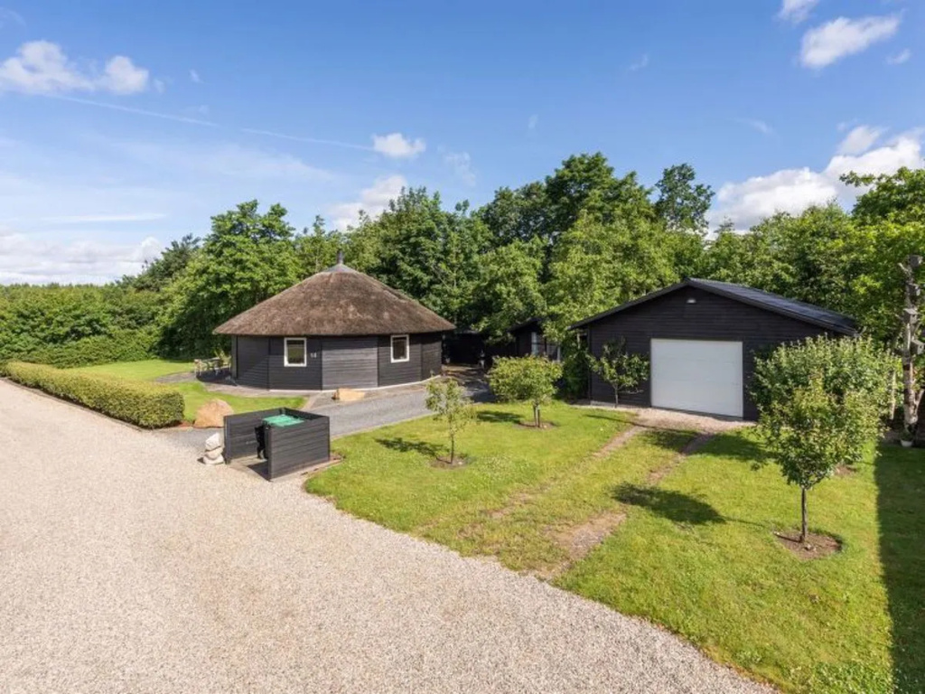 "Adrienne" - 35km from the sea in Western Jutland
