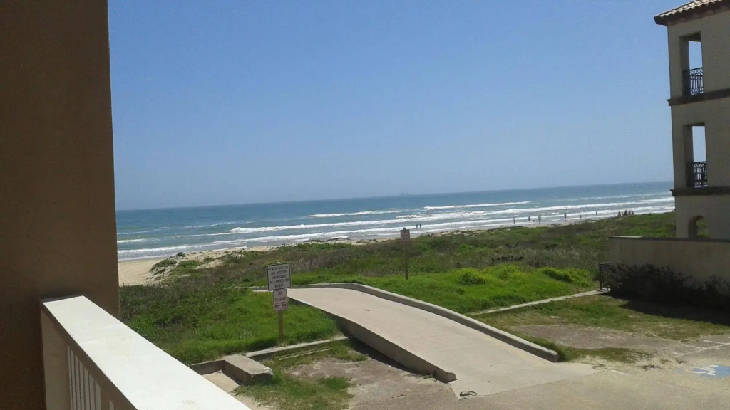 Gulf 3 bedroom Condo by Fountain Vista