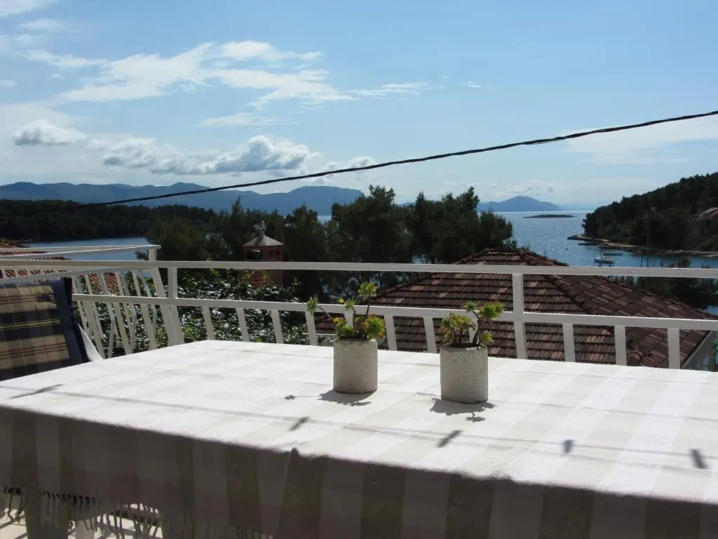 2 Bedrooms Apartment with sea view
