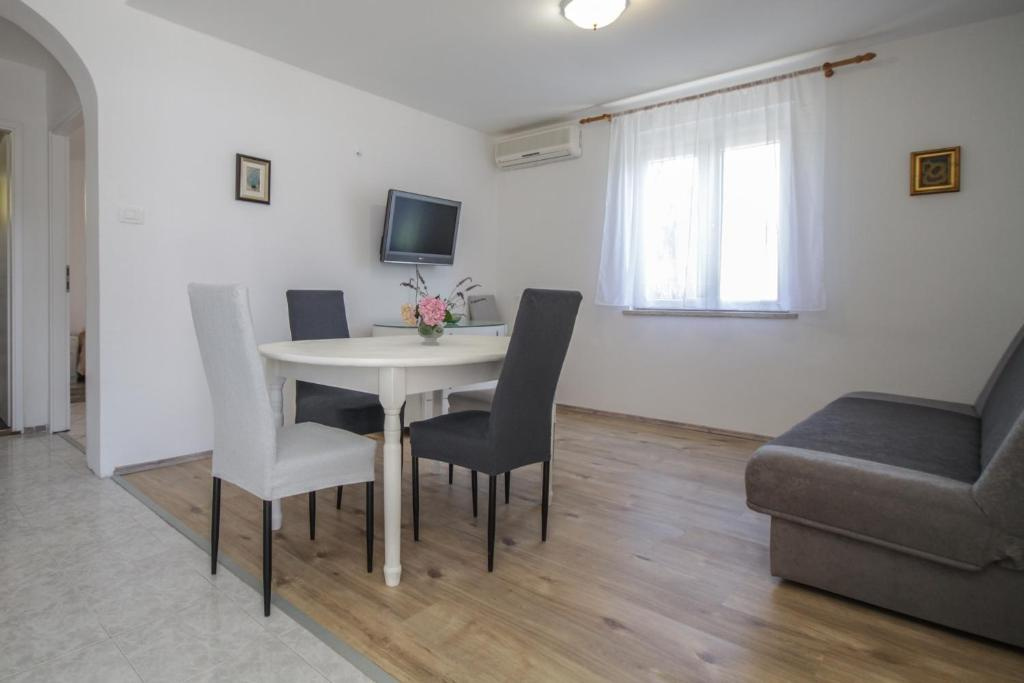 Apartment Tosca with Parking