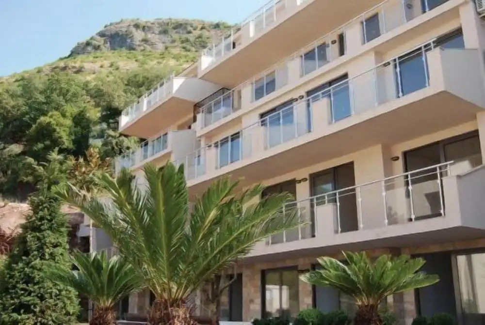 Blue Horizon Apartments