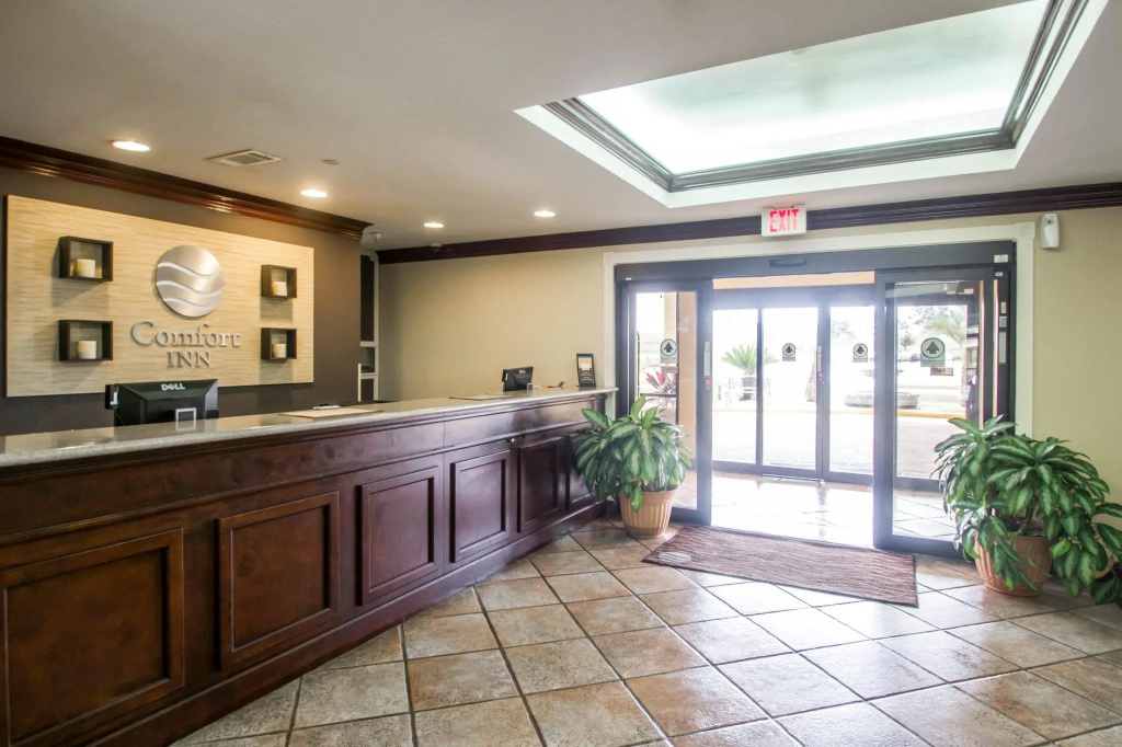Lobby & Reception