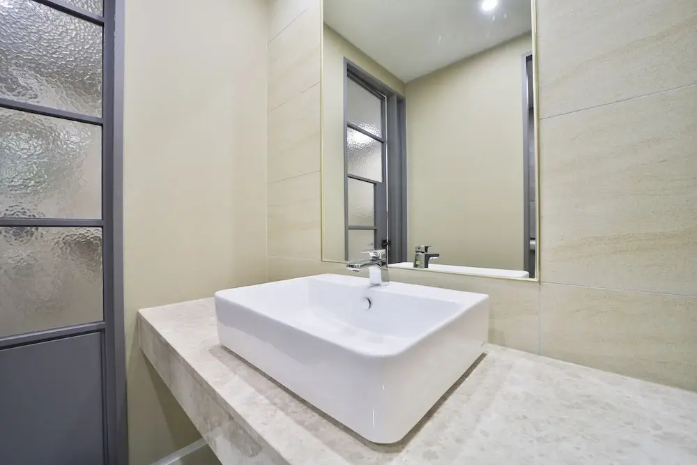 Deluxe Double room (full double bed)