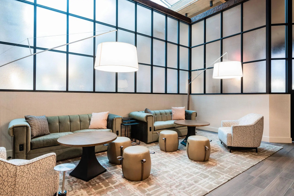 Standard Club room