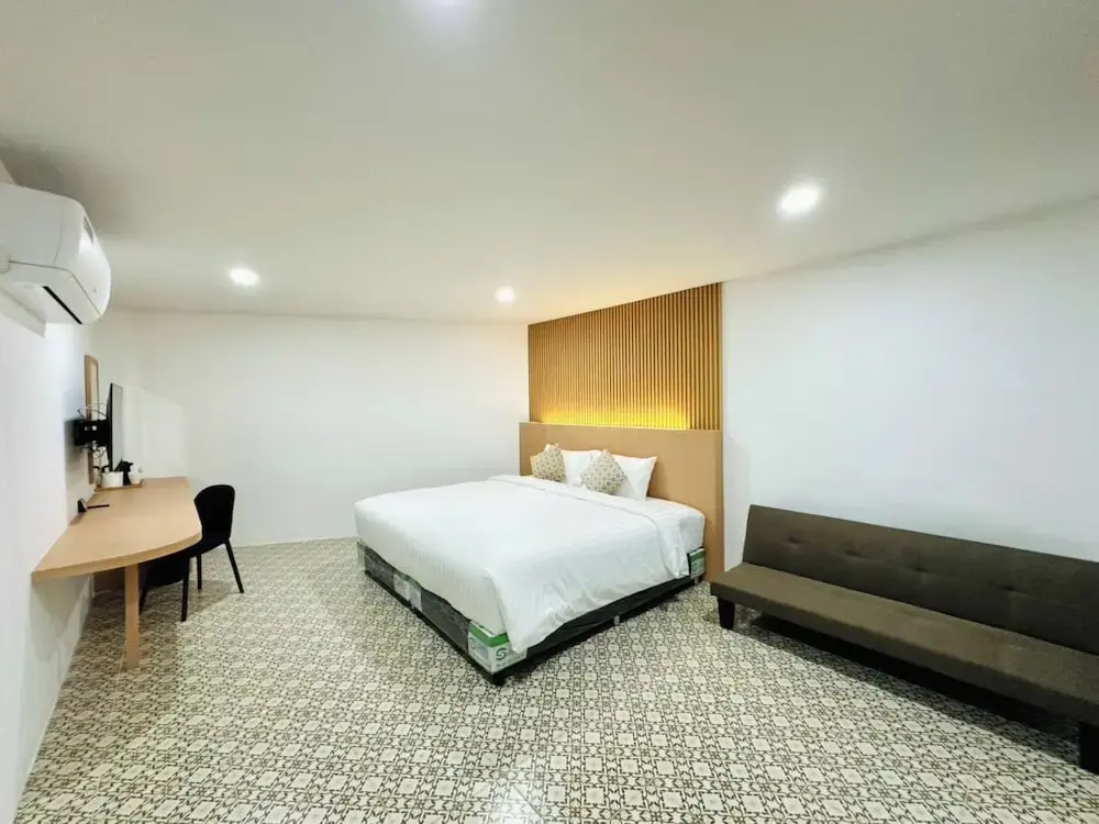 Superior Double room (full double bed)