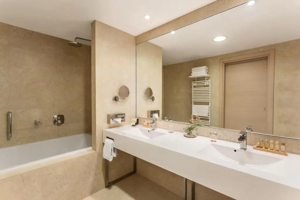 Ramada by Wyndham Oradea - Chambres