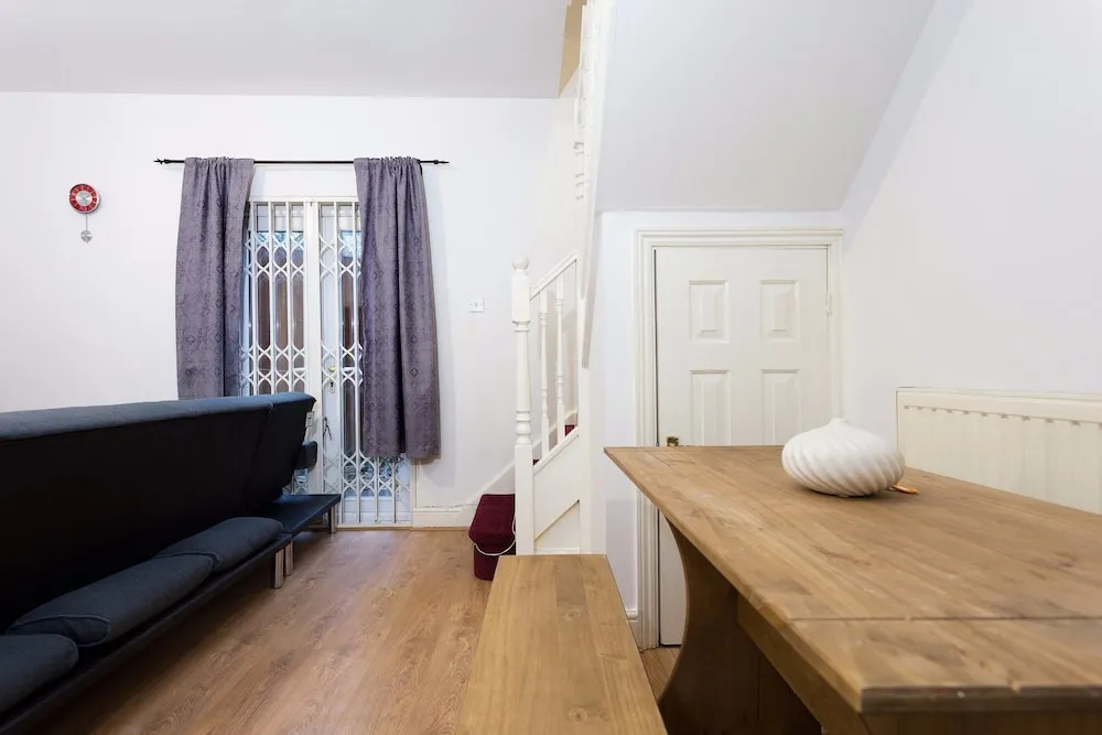 3 Bedroom House in Lewisham Sleeps 7
