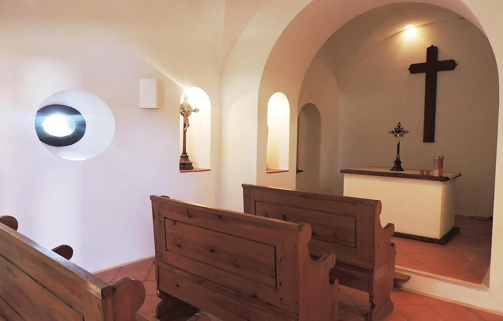 Beautiful Home in Grândola With Wifi and 4 Bedrooms 1
