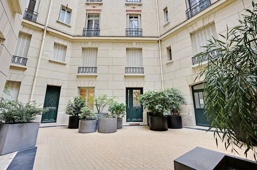 Superb Apartment With Terrace 2br/4p Trocadero