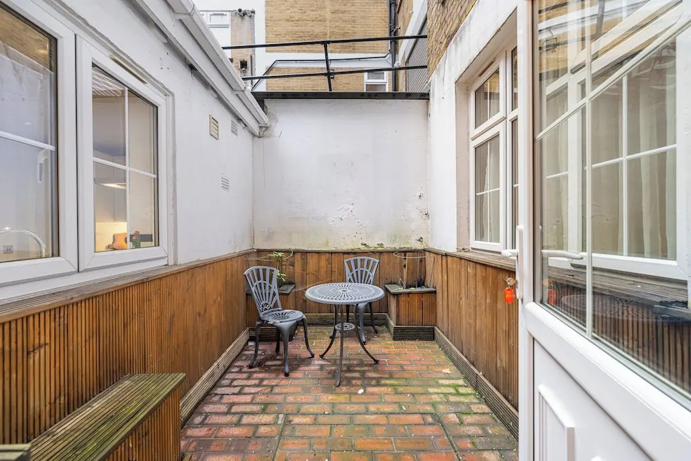 Hertford Flat 2