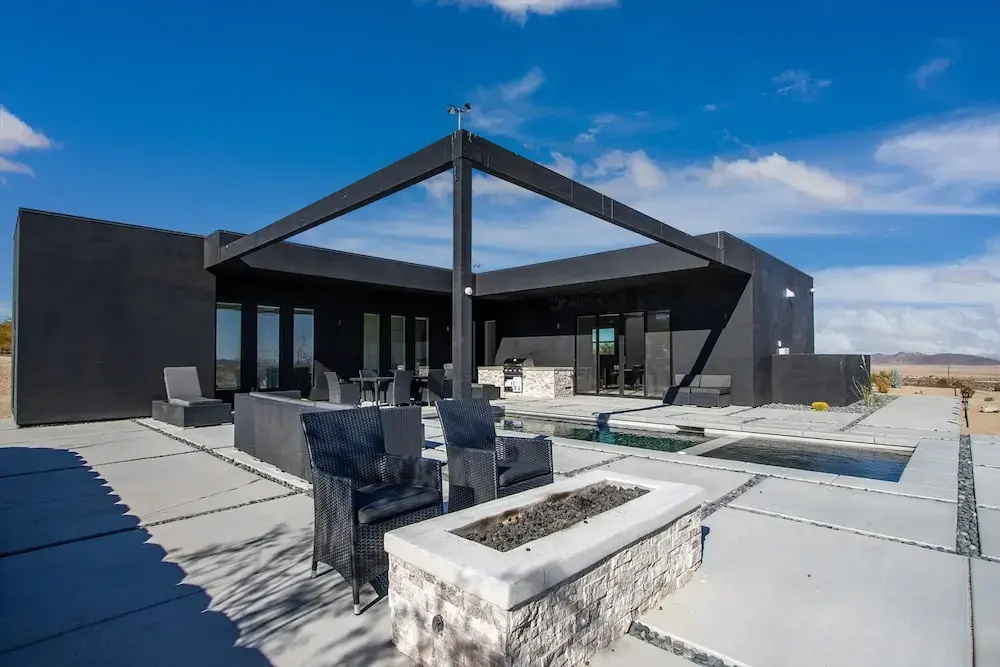 Luxe Modern Escape w Pool Hot Tub Firepit Desert View Lassen by Avantstay
