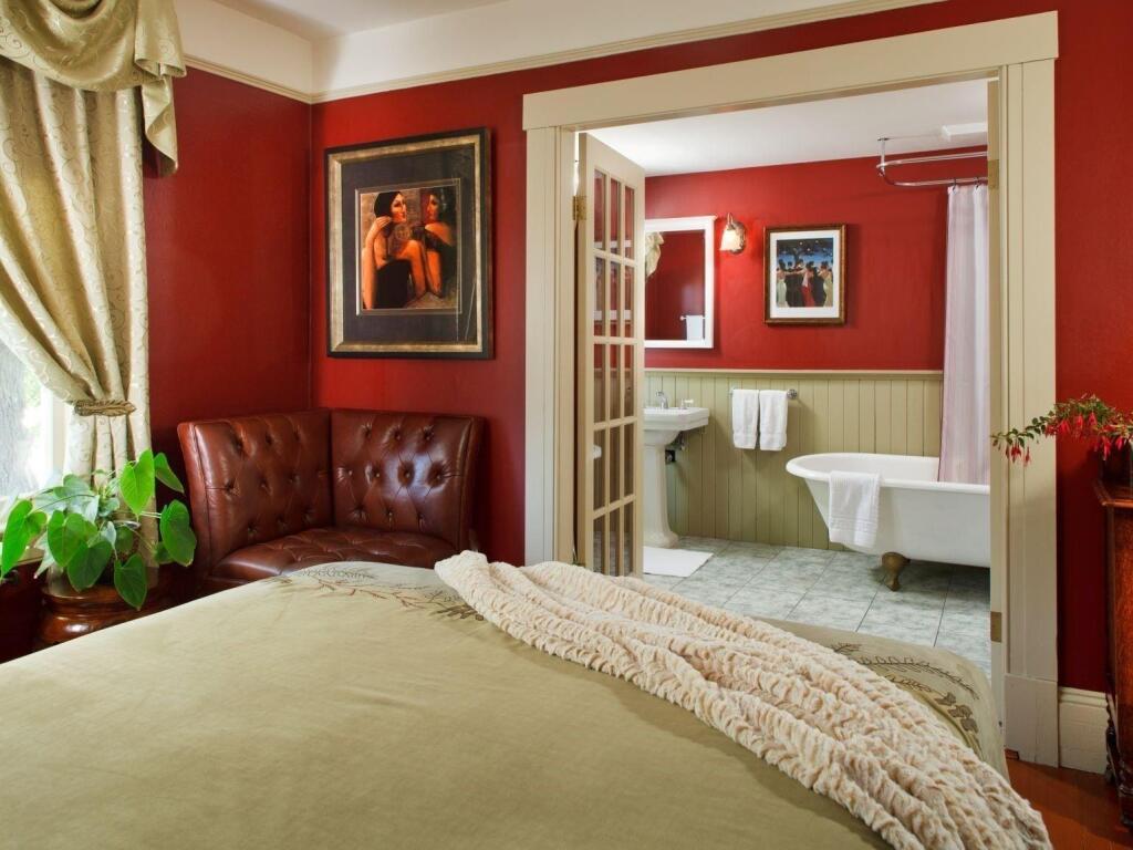 Abbeymoore Manor Bed & Breakfast Inn by null
