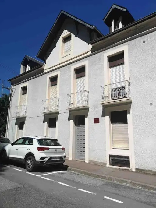 Chaleureux studio familal en centre ville avec vue sur les montagnes