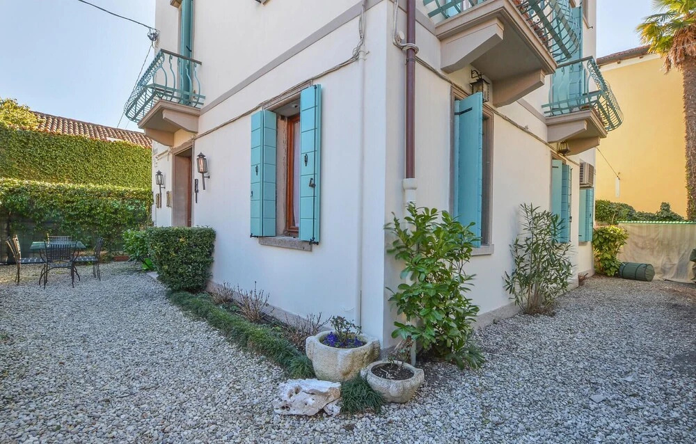 Stunning Home in Lido di Venezia With 2 Bedrooms and Wifi
