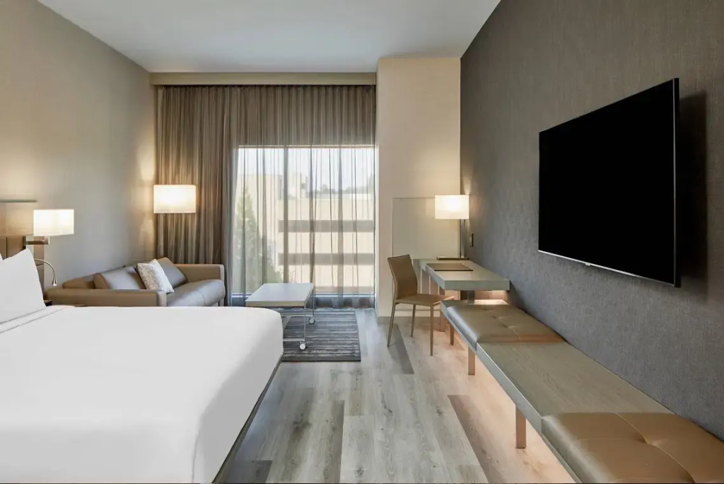 Standard Double room (full double bed)