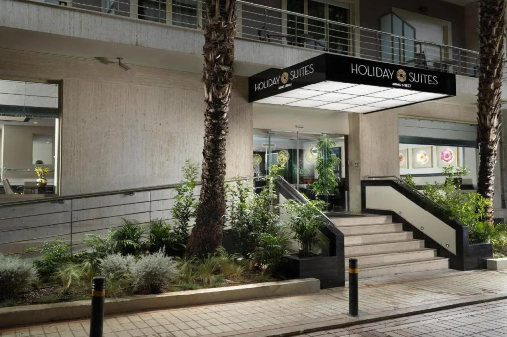 Holiday Suites