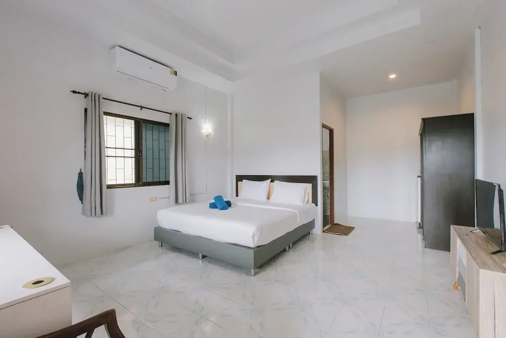 Бунгало с балконом в Kataonsea Bungalows