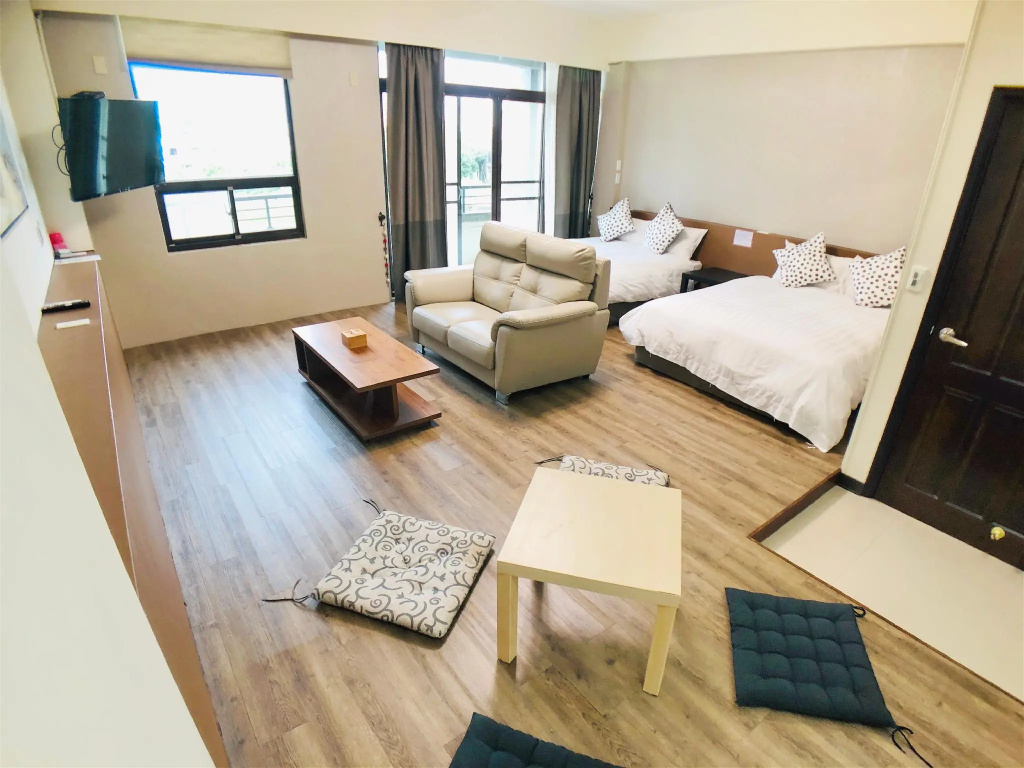 Standard Quadruple Family room