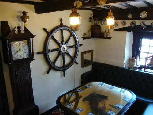 Golden Ball Hotel - Général