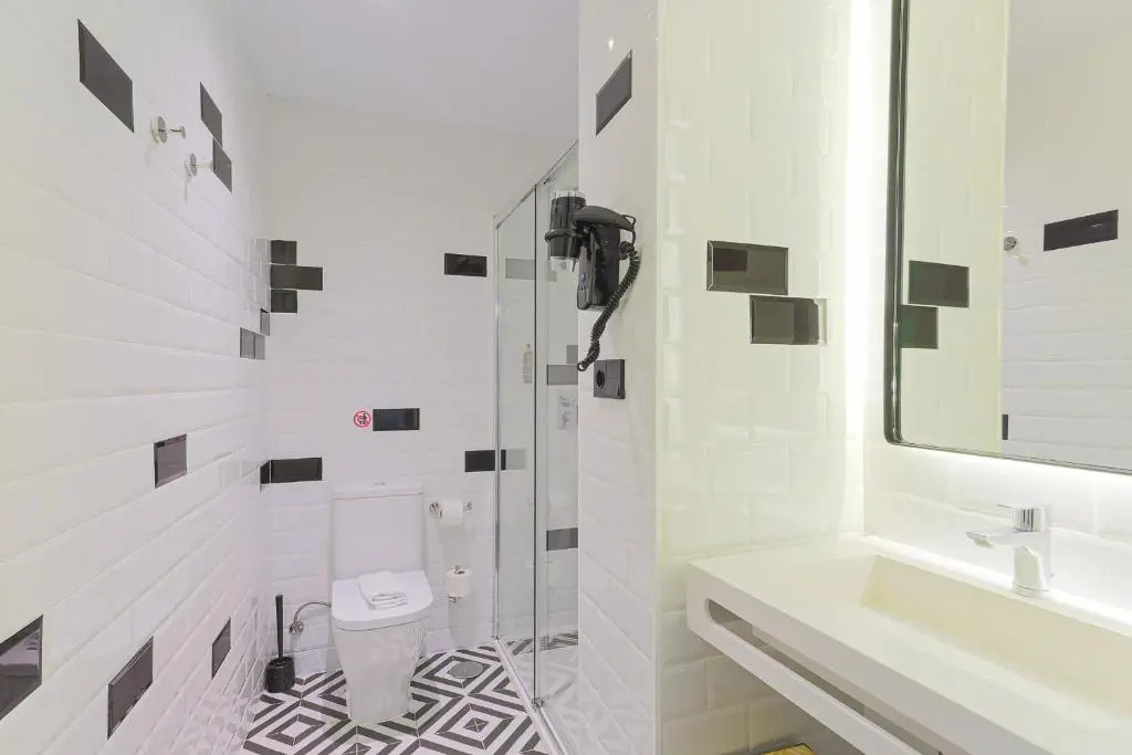 Deluxe Double room (full double bed)