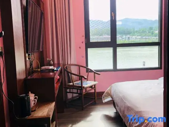 Standard Double room with river view (full double bed)