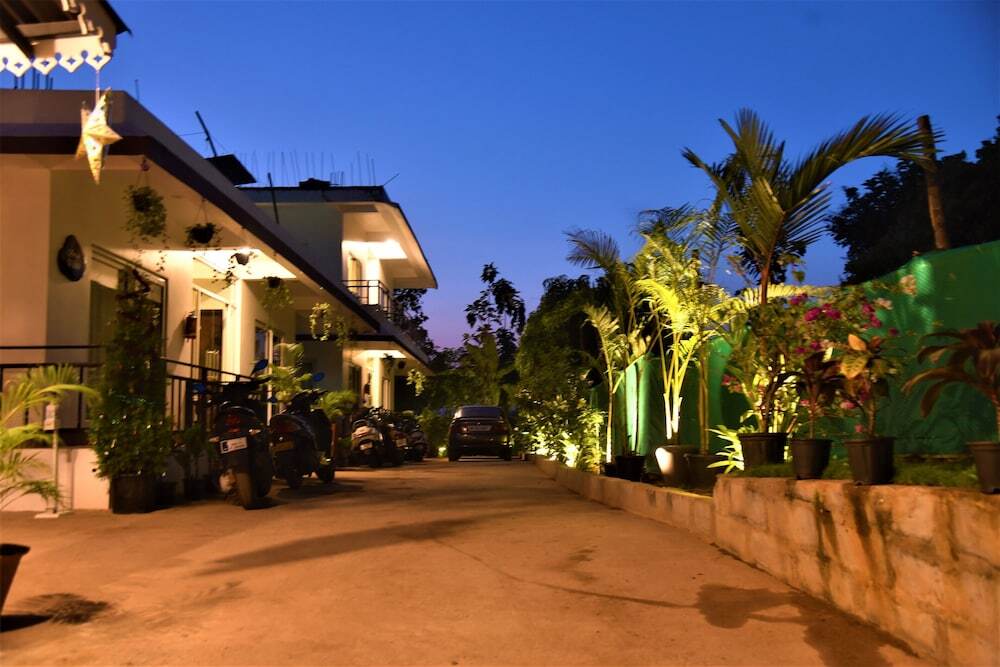 Aaria Hills