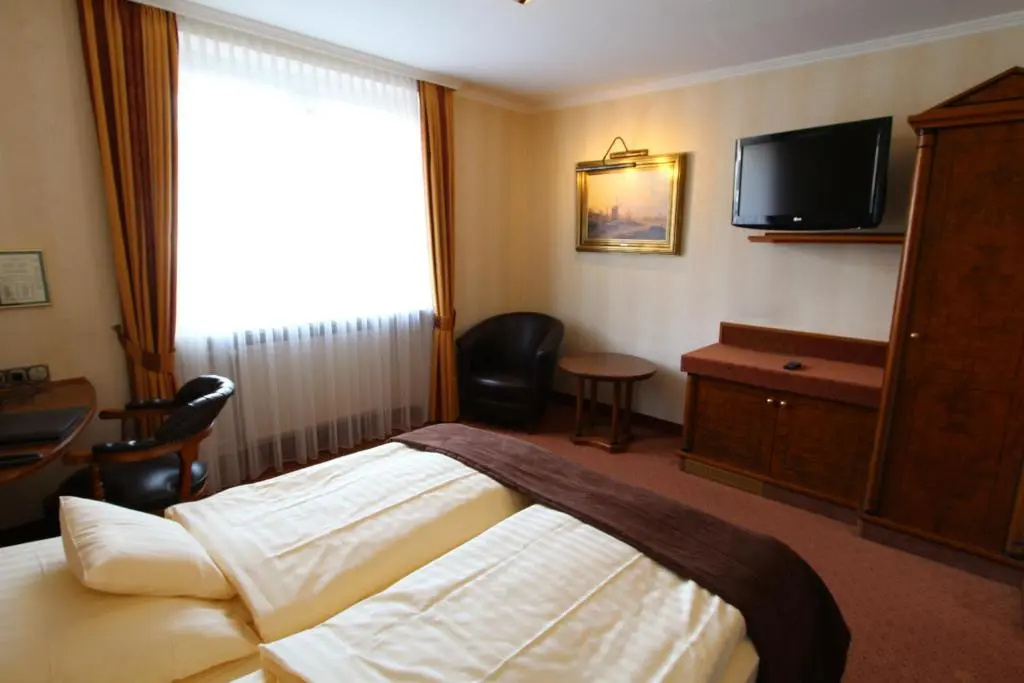 Standard Double room (full double bed)