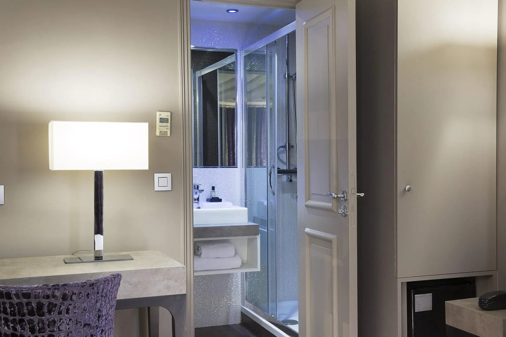 Superior Double room (full double bed)