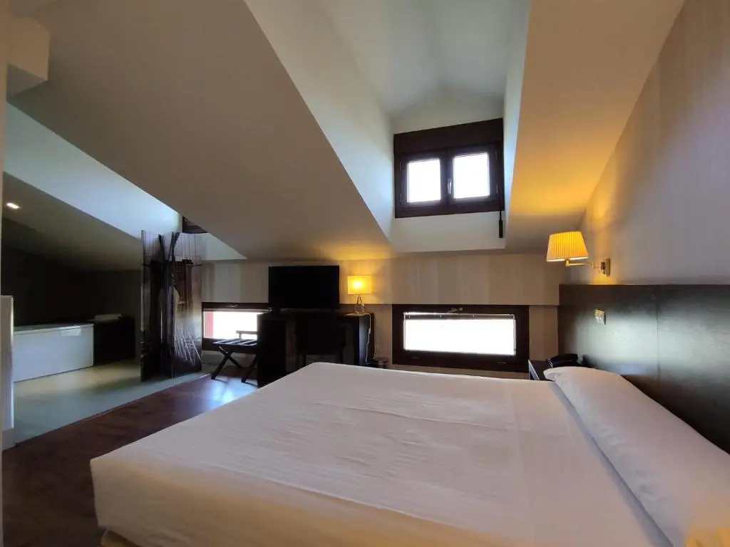 Hotel Puerta Del Arco - Chambres