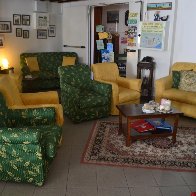Hotel Alfredos — 4