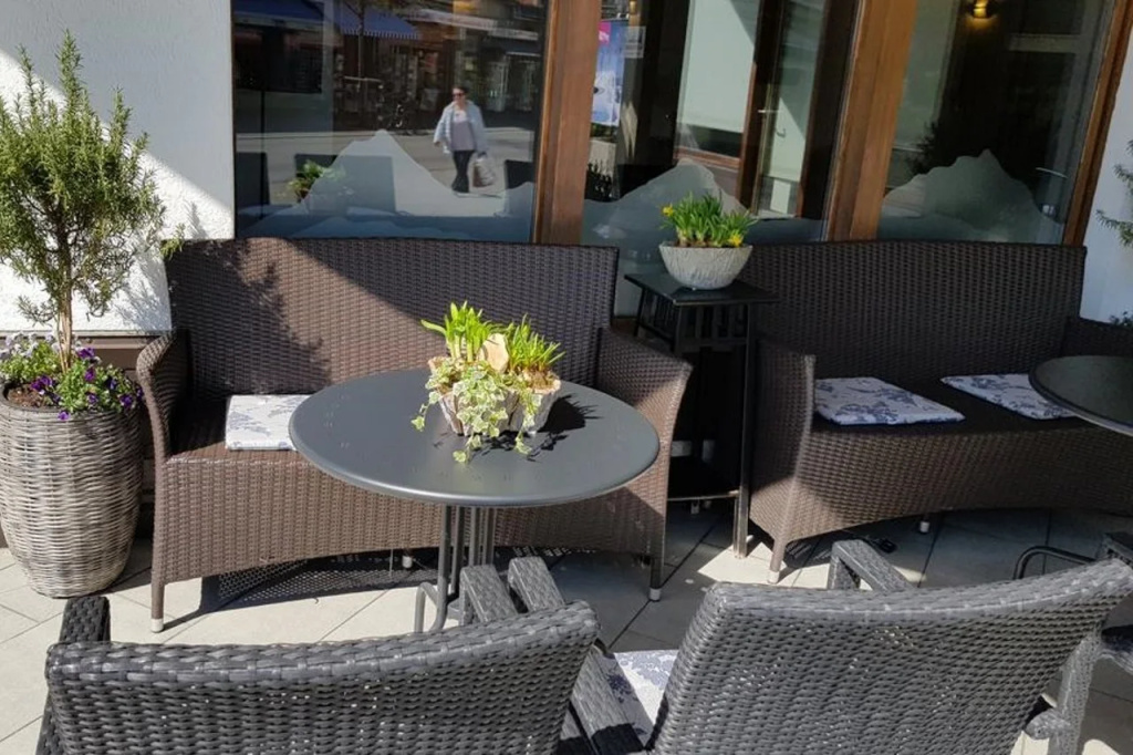 Balcony & Terrace