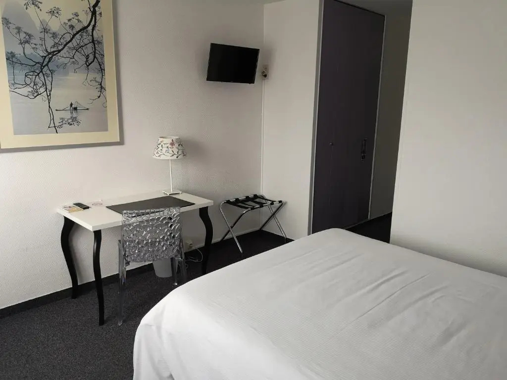 Standard Double room (full double bed)