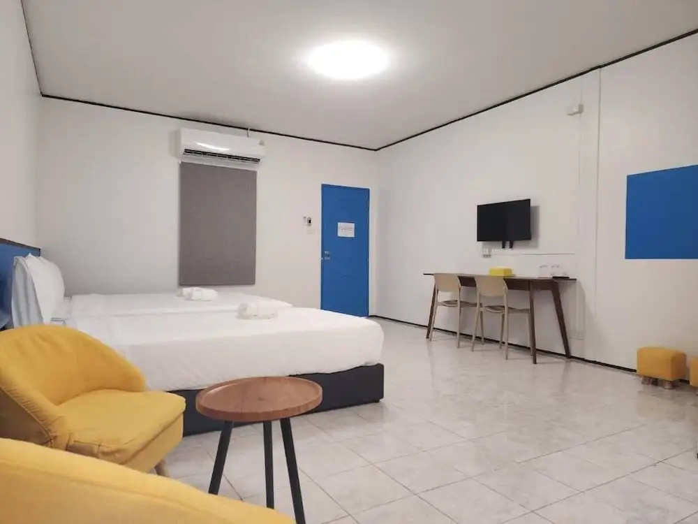 RYB Hostel Phuket — 2