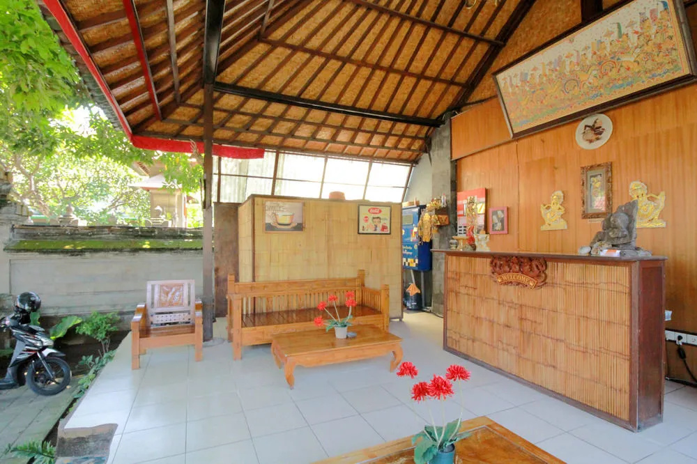 Lobby & Reception