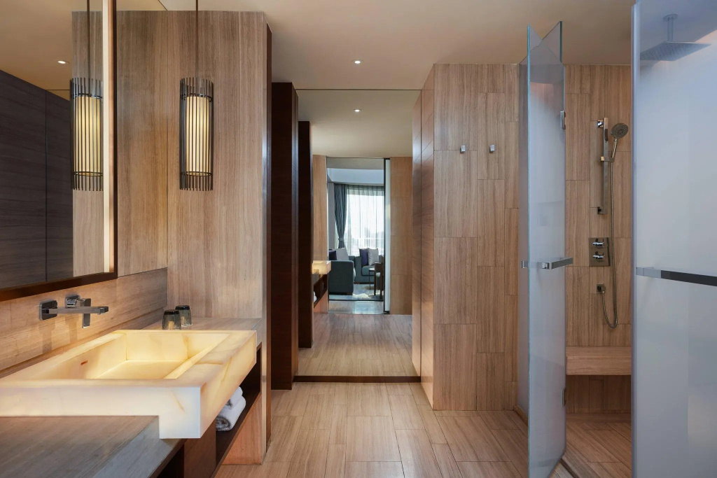 1 Bedroom Double Family Suite with balcony (full double bed)