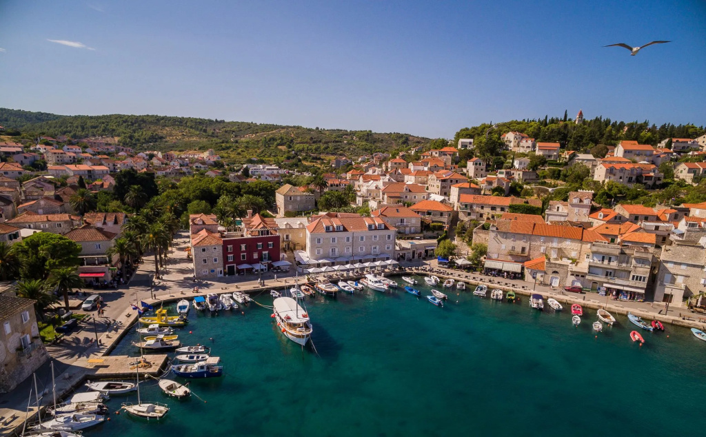Beach & Waterfront