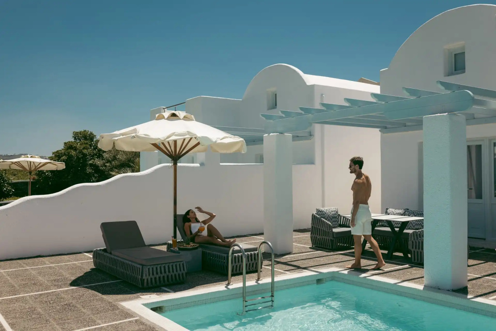 2 Bedrooms Villa