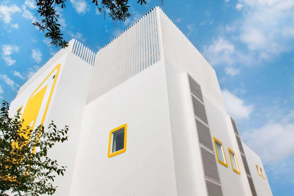 Bloomrooms @ Link Road - Hotel exterior and amenities