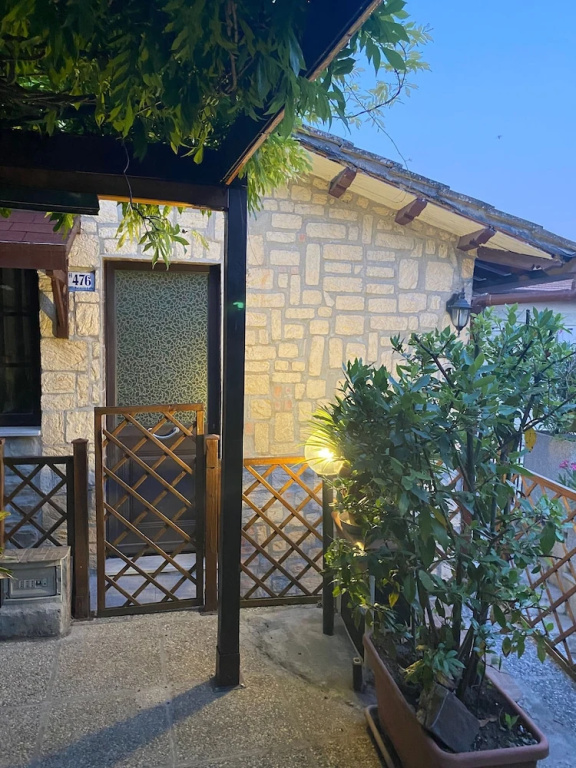 2 Bedrooms Cottage with balcony
