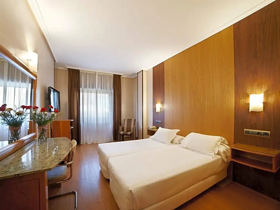 Hotel Zenit Dos Infantas - Chambres