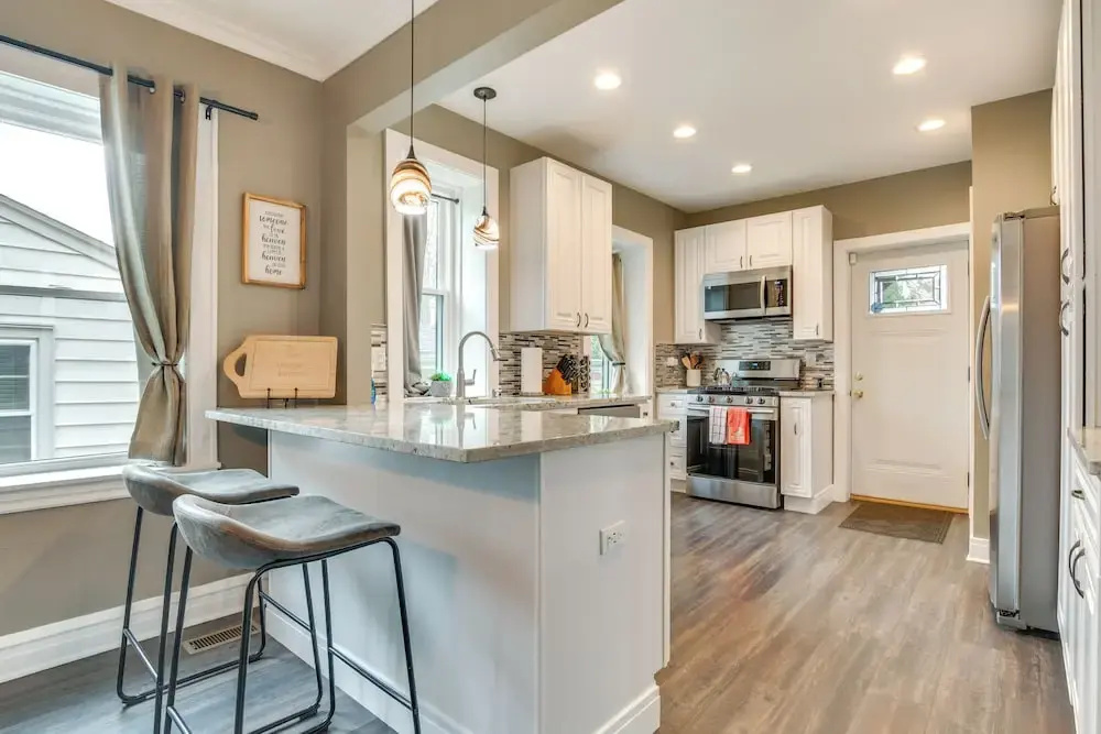 Pet-friendly Family Apartment - Near NU Campus! - фото 11