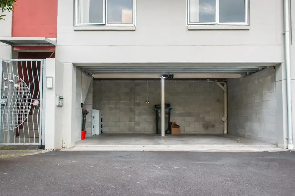 Sunny 3 Bedroom Townhouse Central With Park Views