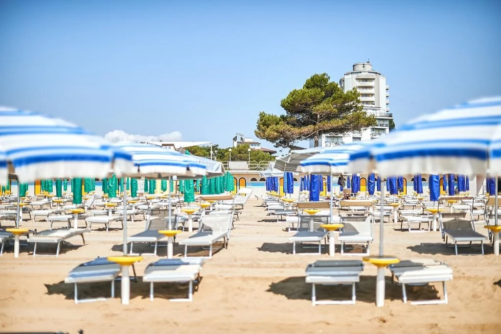 Beach & Waterfront