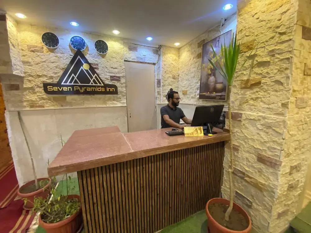 Seven Pyramids Inn - фото 20