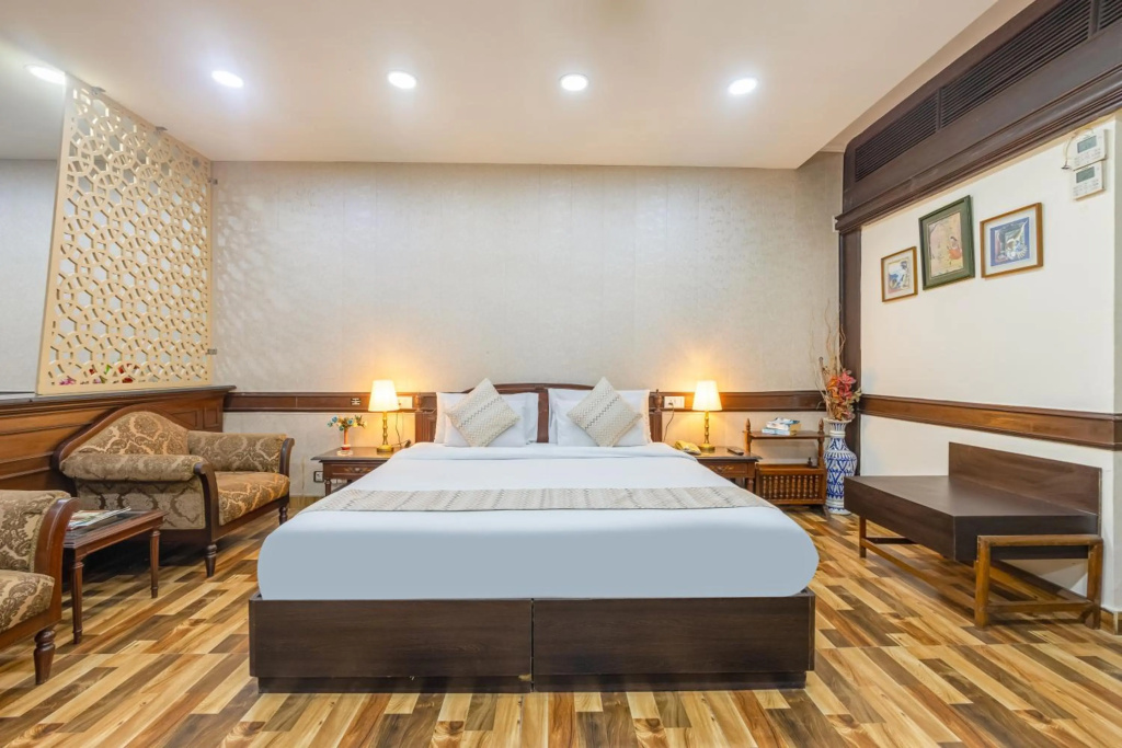 Amar Inn — 4