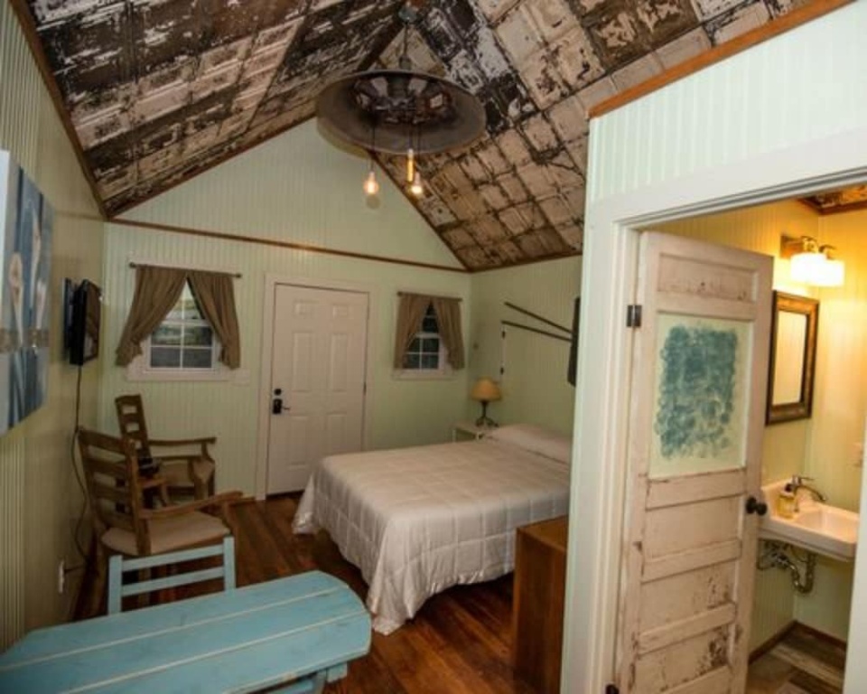 Peacock Cabins — 5
