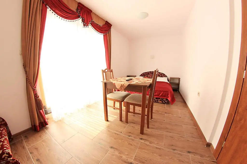 Standard Triple room with balcony