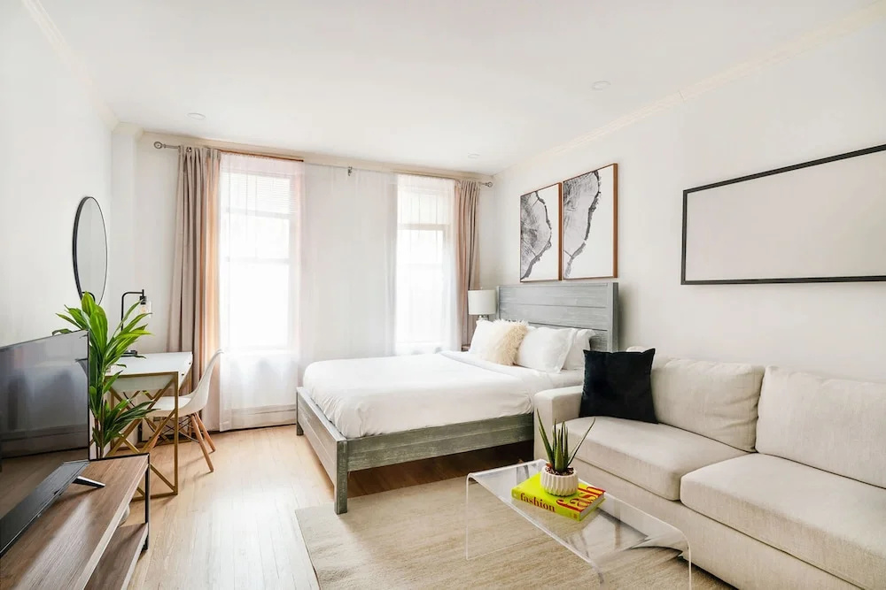 1597-10 New Studio Upper East Side W D in Unit