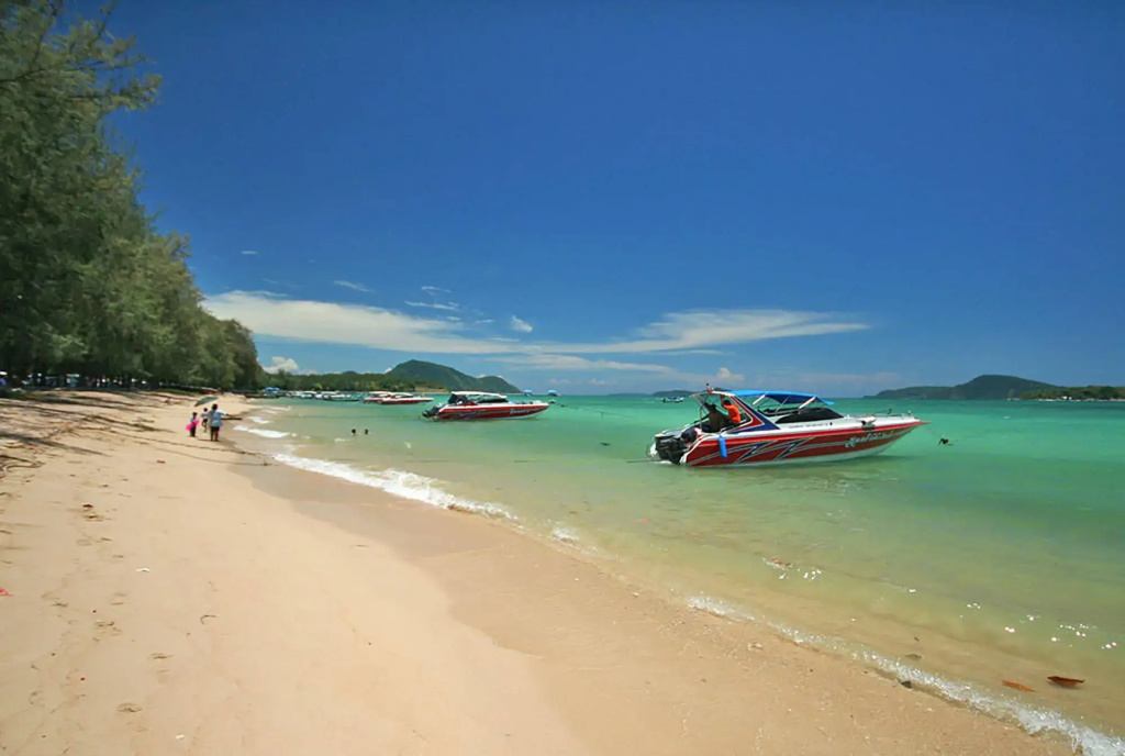 Pool Access 89 at Rawai - Général