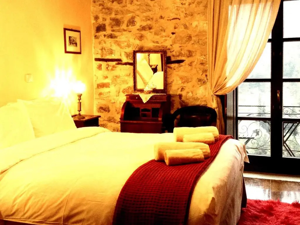 Standard Double room with balcony (full double bed)